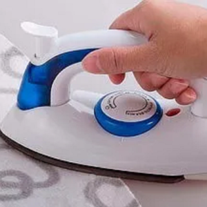 Plancha para Ropa Viajera Plegable - Mini Plancha a Vapor Portátil con Control de Temperatura